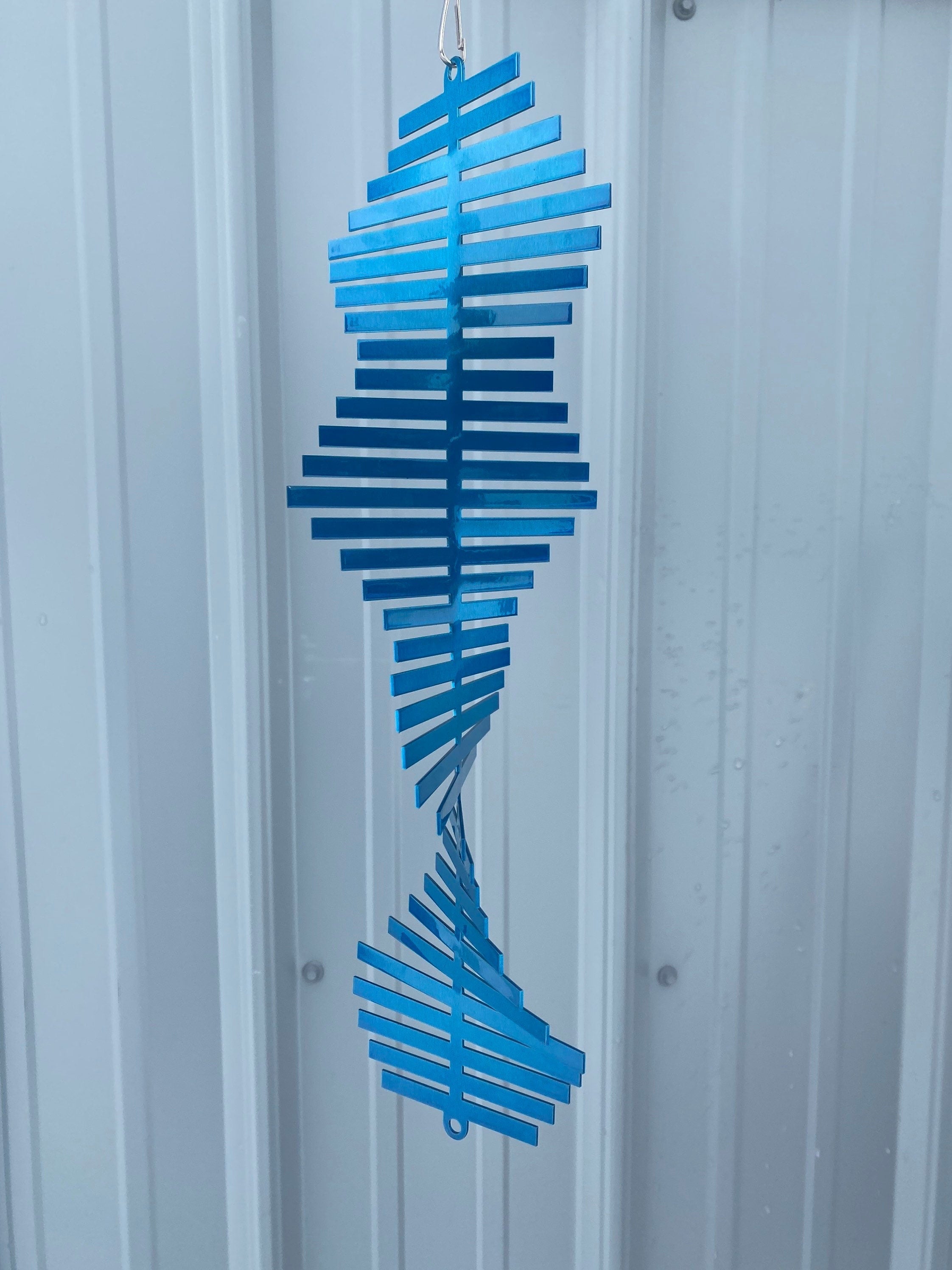 Helical Metal Wind Spinner – Kinetic Garden & Patio Decor