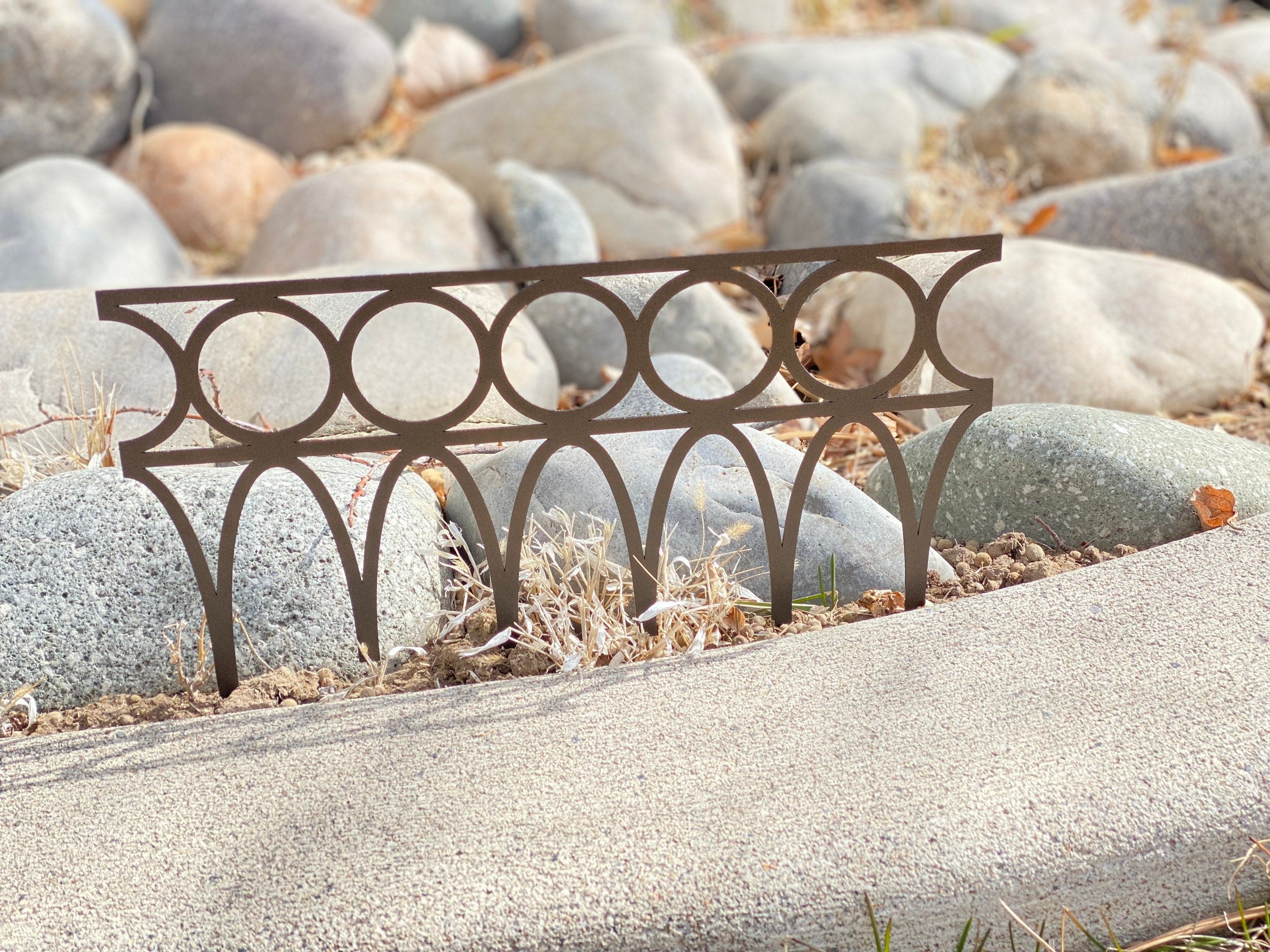 Gothic Arches Decorative Garden Fencing – Metal Garden Border