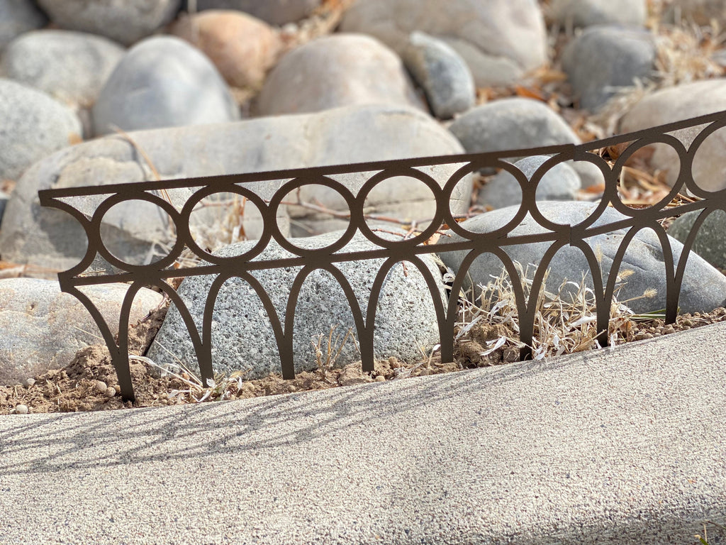Gothic Arches Decorative Garden Fencing – Metal Garden Border