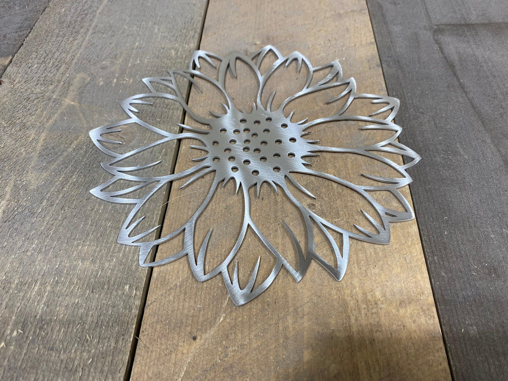 Sunflower Metal Wall Art – Rustic Home & Garden Decor - RMMDecor