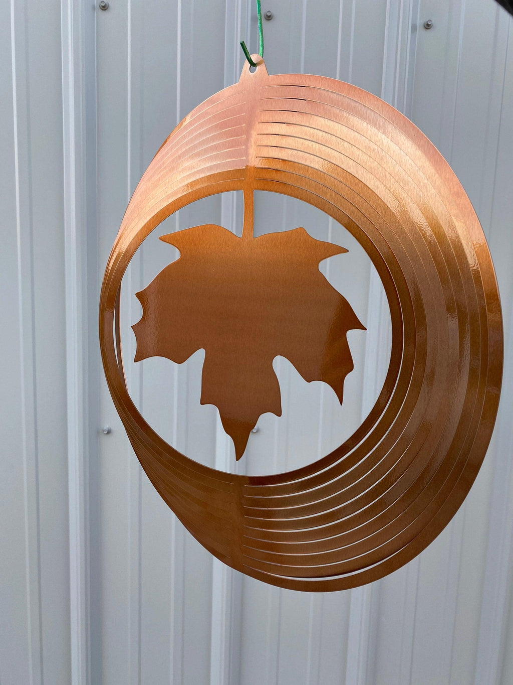 Maple Leaf Wind Spinner – Stunning Garden & Yard Decor - RMMDecor