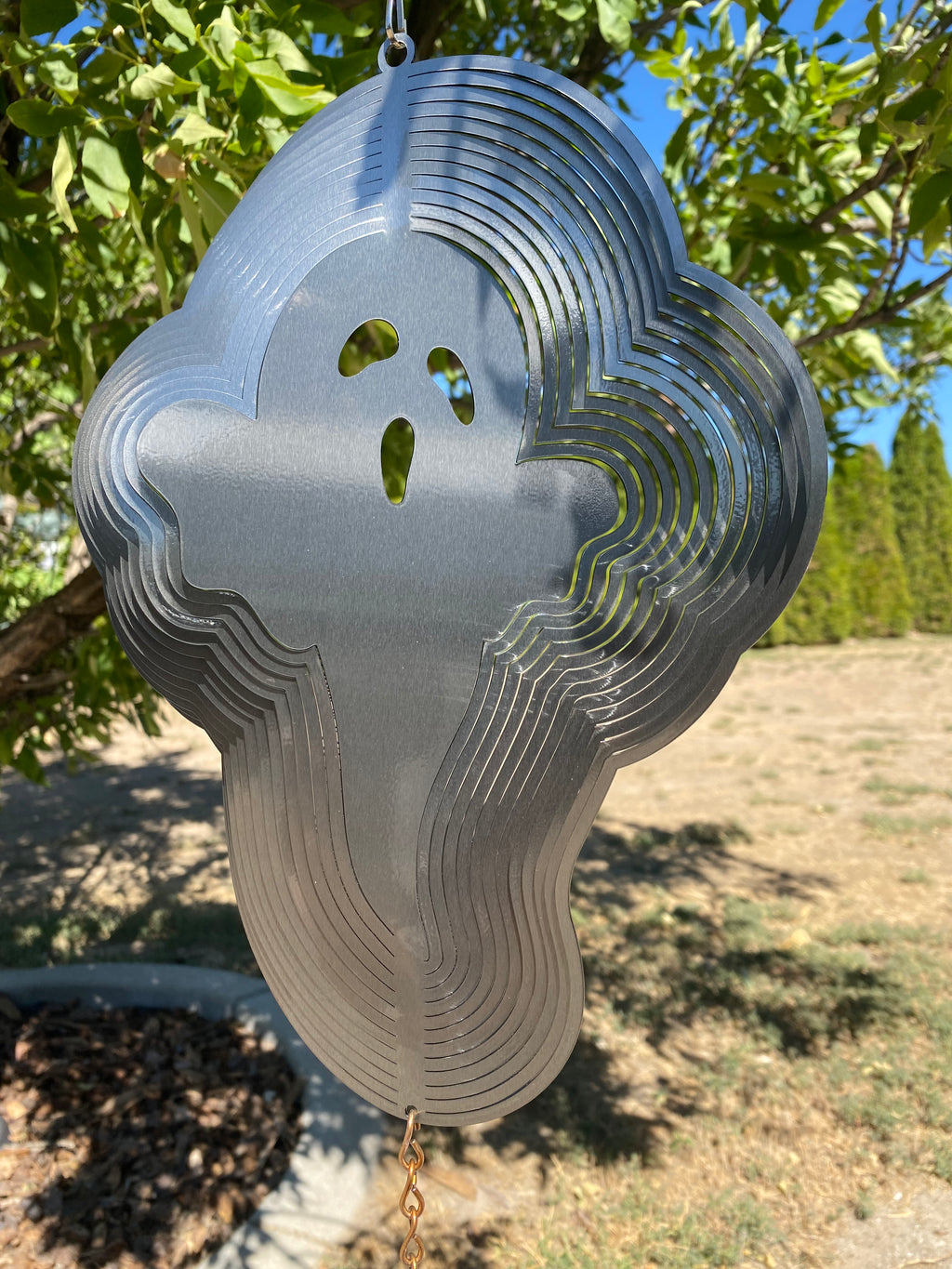 Spooky Ghost Metal Wind Spinner – Halloween Garden Décor - RMMDecor