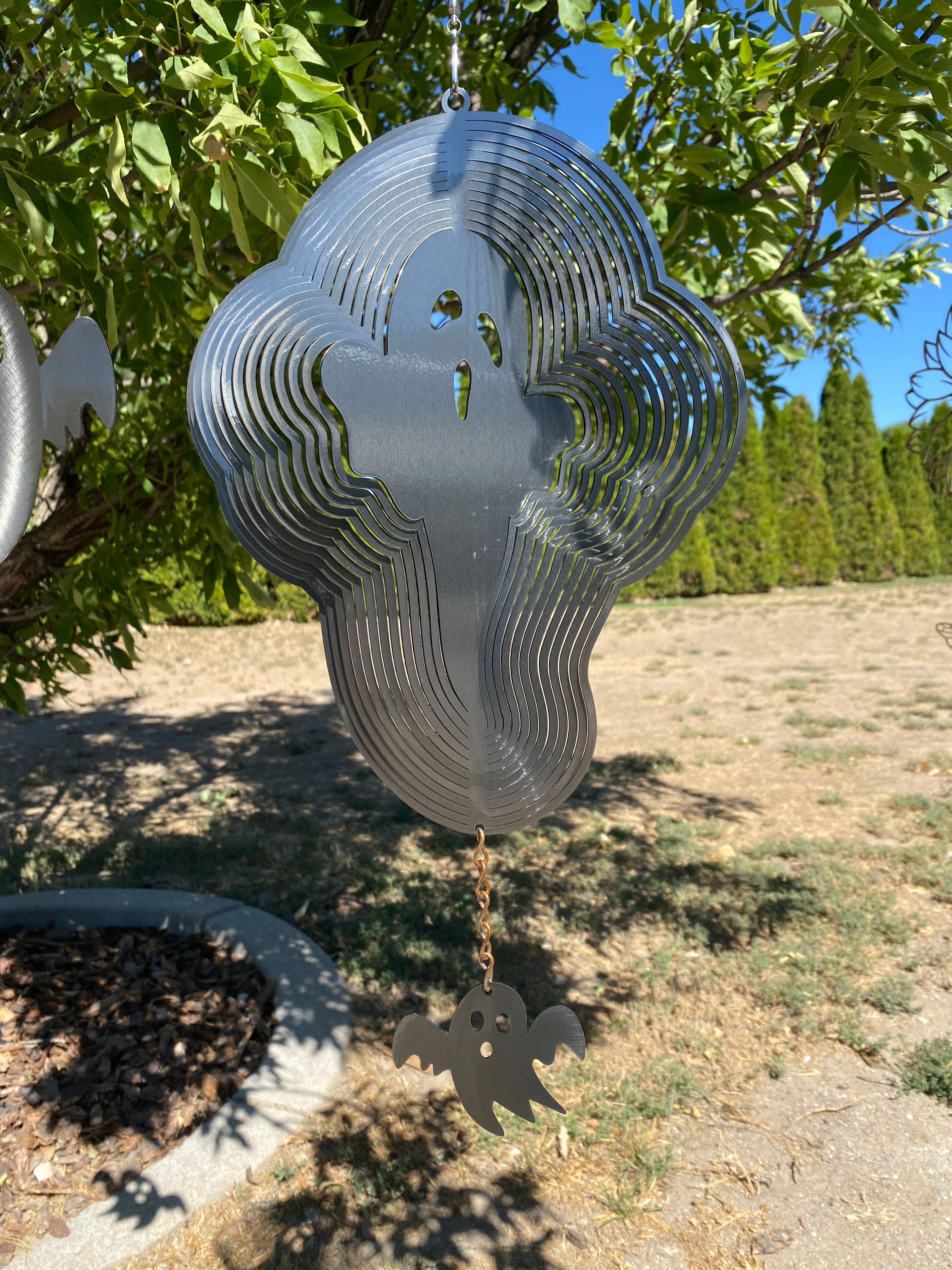 Spooky Ghost Metal Wind Spinner – Halloween Garden Décor - RMMDecor
