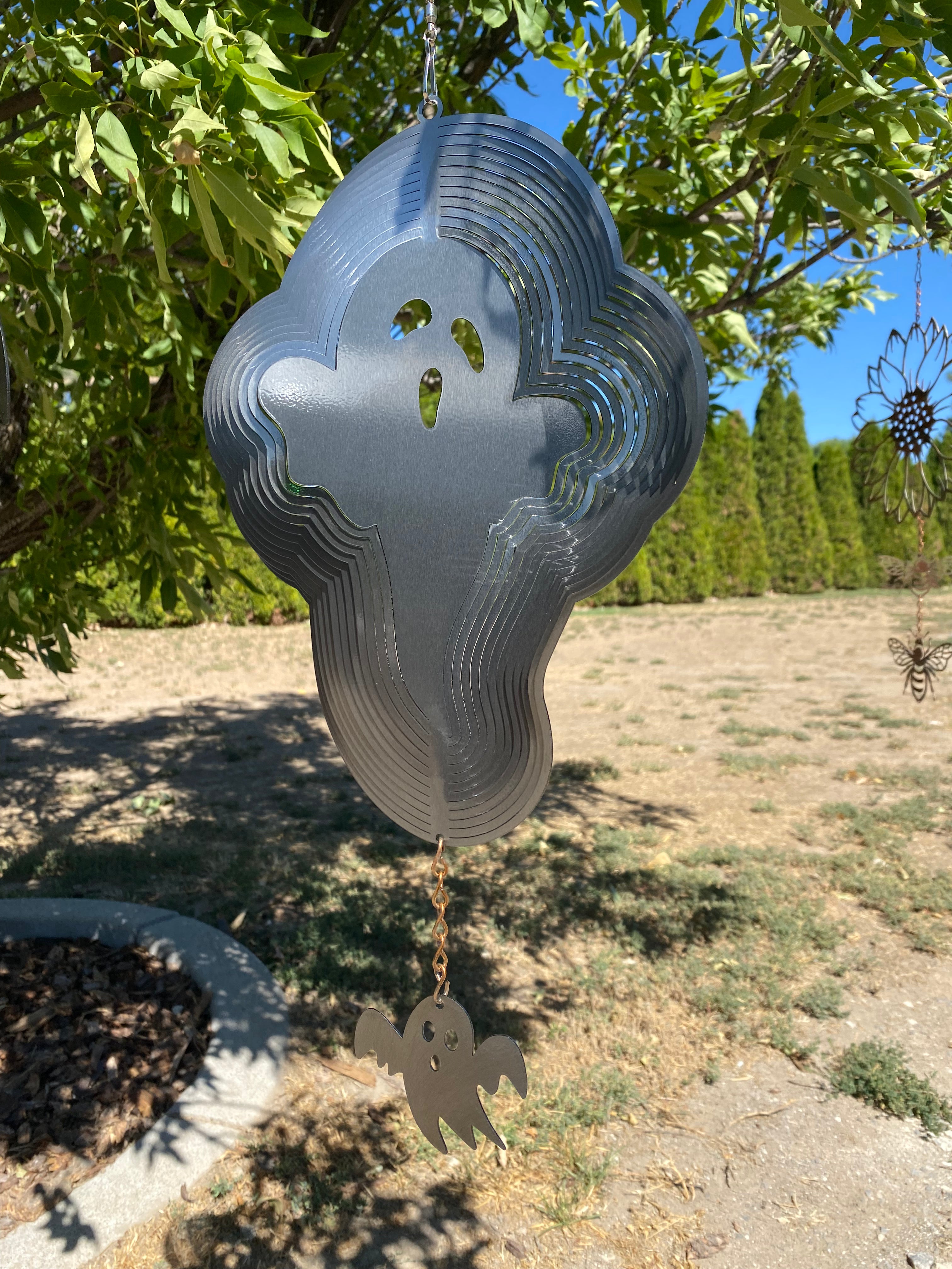 Spooky Ghost Metal Wind Spinner – Halloween Garden Décor - RMMDecor